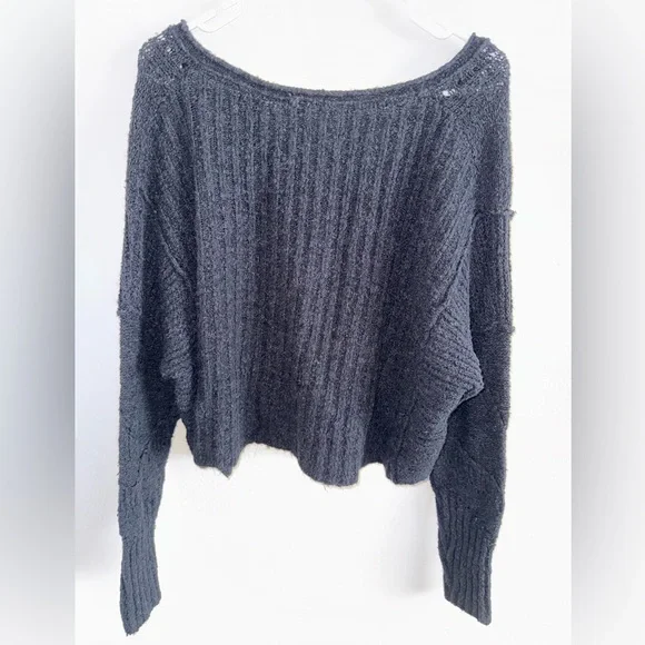 Free‎ People Black Cropped Knit Sweater size Large - Picture 4 of 7